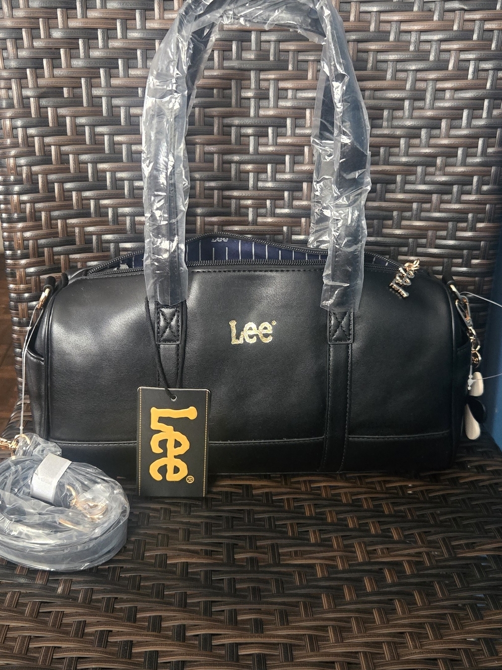 Lee Black Barrel Satchel with Detachable Strap